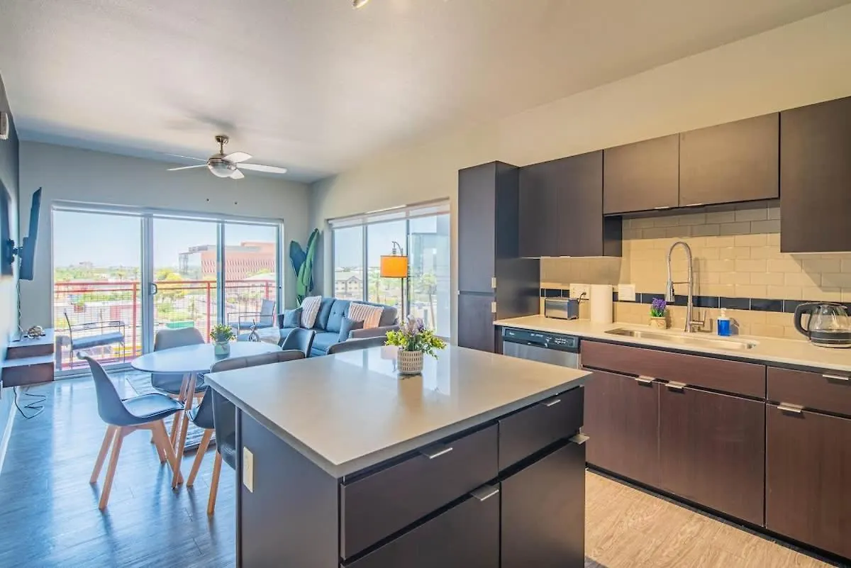 Stunning 2Bd Dt, Parking, Gym, W-D, Roosevelt Row Apartment Phoenix 0*,  United States
